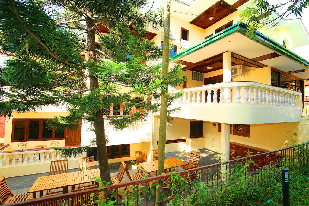 Hundred Moon Hotel Rangum Exterior foto