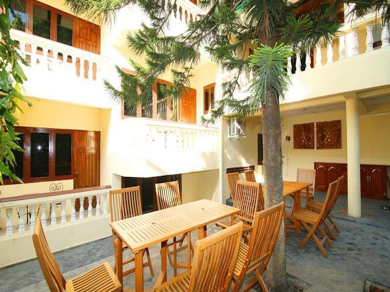 Hundred Moon Hotel Rangum Exterior foto