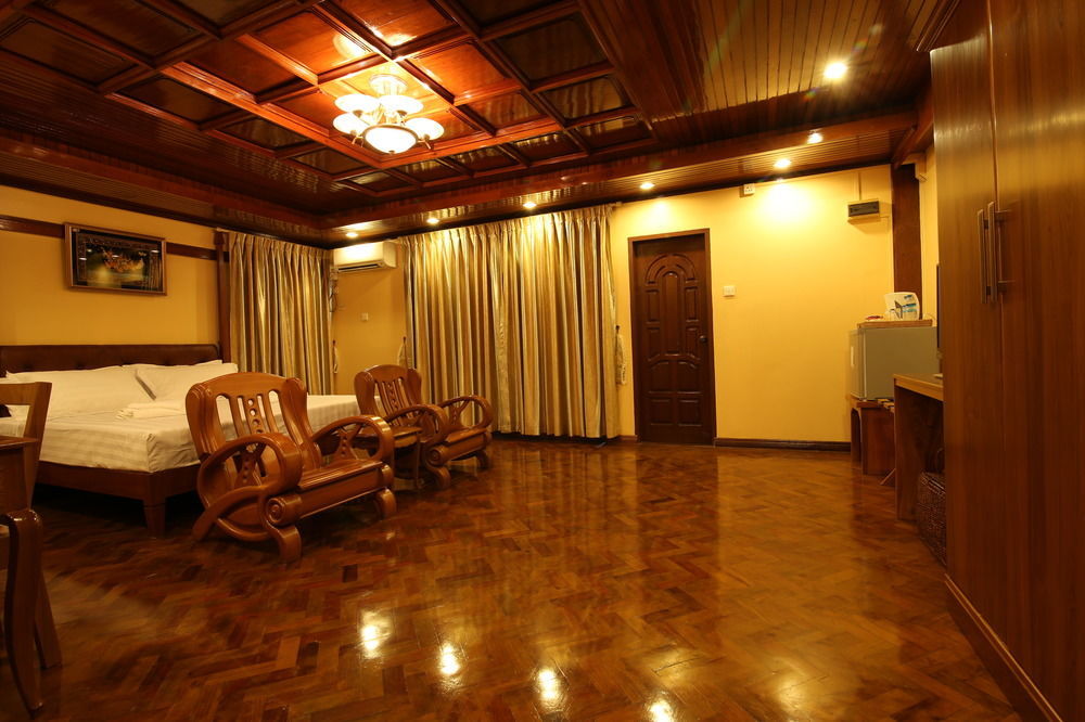 Hundred Moon Hotel Rangum Exterior foto