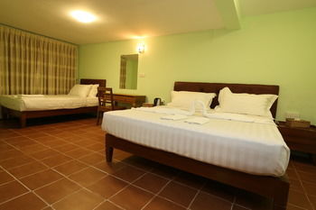 Hundred Moon Hotel Rangum Exterior foto